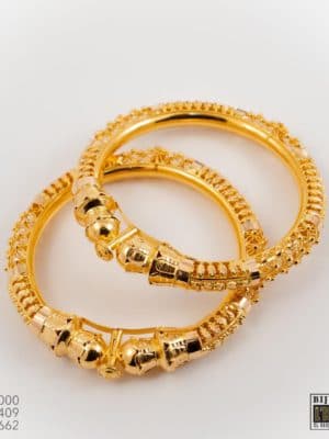 Deux bracelets India or 21 carats 55,3g Sen Gold