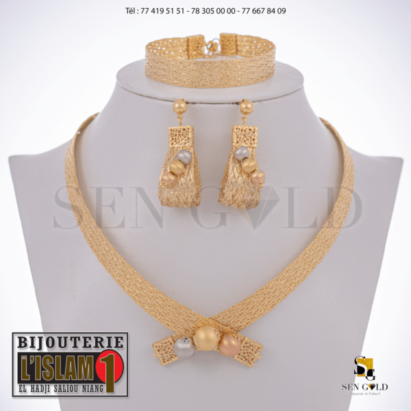 bijouterie de l'islam Sen - gold Ensemble collier boucles d'oreilles bracet 3 Ors 18 carats 45.2