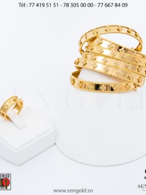 Bracelets et bague en Or 18 carats 113.8 grammes Bijouterie de l'islam sen - gold