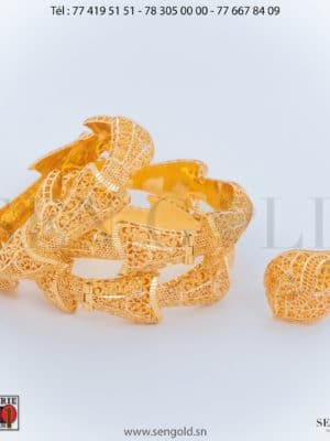 Ensemble Bracelets et bague Bahreïn en Or 21 carats 83.3 grammes Bijouterie de l'islam sen - gold