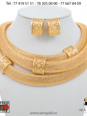Ensemble collier boucles d'oreilles bracelet et bague en Or 18 carats 71.4 grammes Bijouterie de l'islam sen - gold