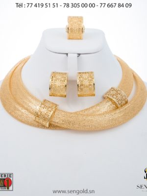Ensemble collier boucles d'oreilles et bague en Or 18 carats 58.1 grammes Bijouterie de l'islam sen - gold