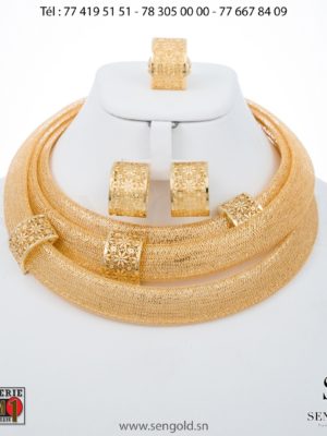 Ensemble collier boucles d'oreilles et bague en Or 18 carats 78.5 grammes (2) Bijouterie de l'islam sen - gold