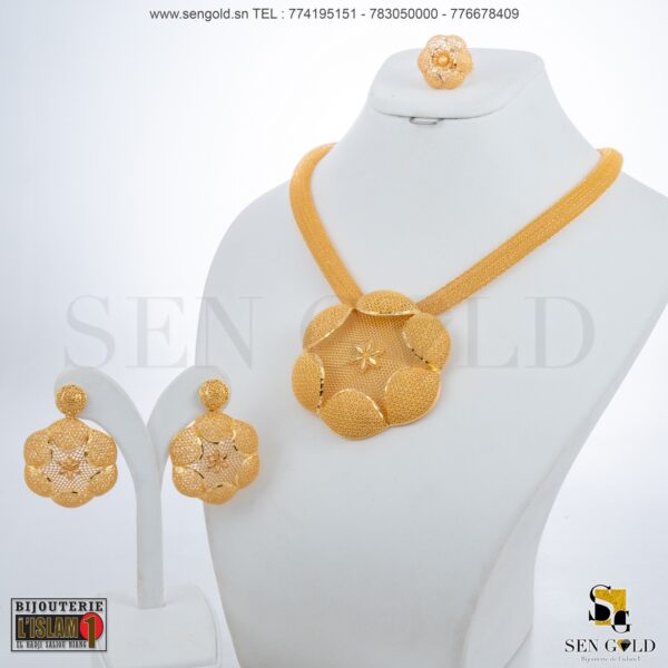 Bijouterie de l'islam sengold Ensemble collier boucles d'oreilles et bague en Or 21 carats 83.8 grammes