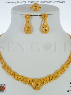 Bijouterie de l'islam sengold Ensemble collier boucles d'oreilles bague India en Or 21 carats 31.4 grammes